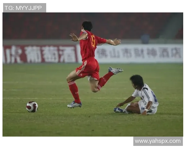 不同足球球星踢法各异的原因分析及其对比赛风格的影响