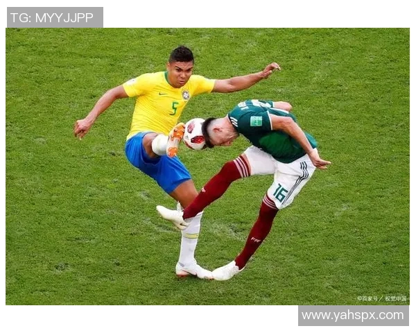 足球巨星日常瞬间：赛场外的真实生活与幕后风采揭秘